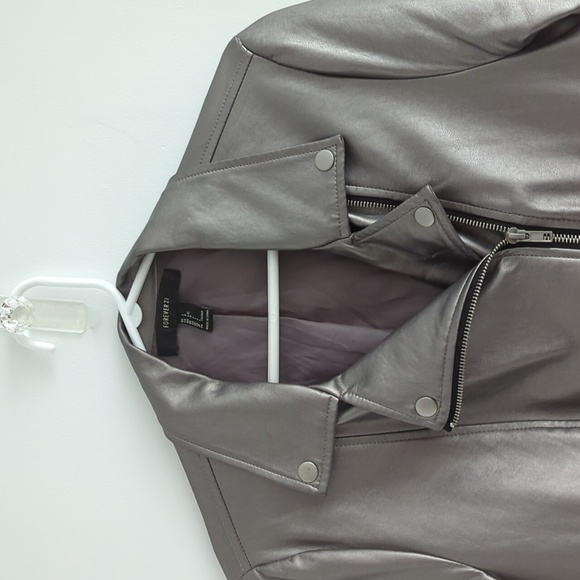 Silver faux leather jacket - Picture 5 of 7